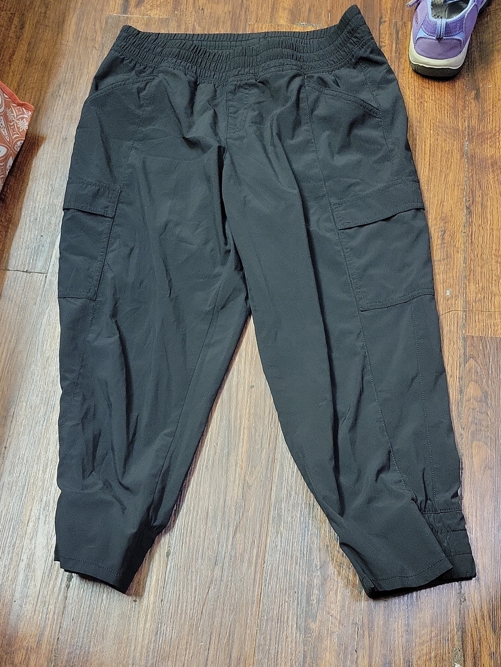 The North Face Woman Black Cargo Jogger Pants - Lightweight Elastic Waist
